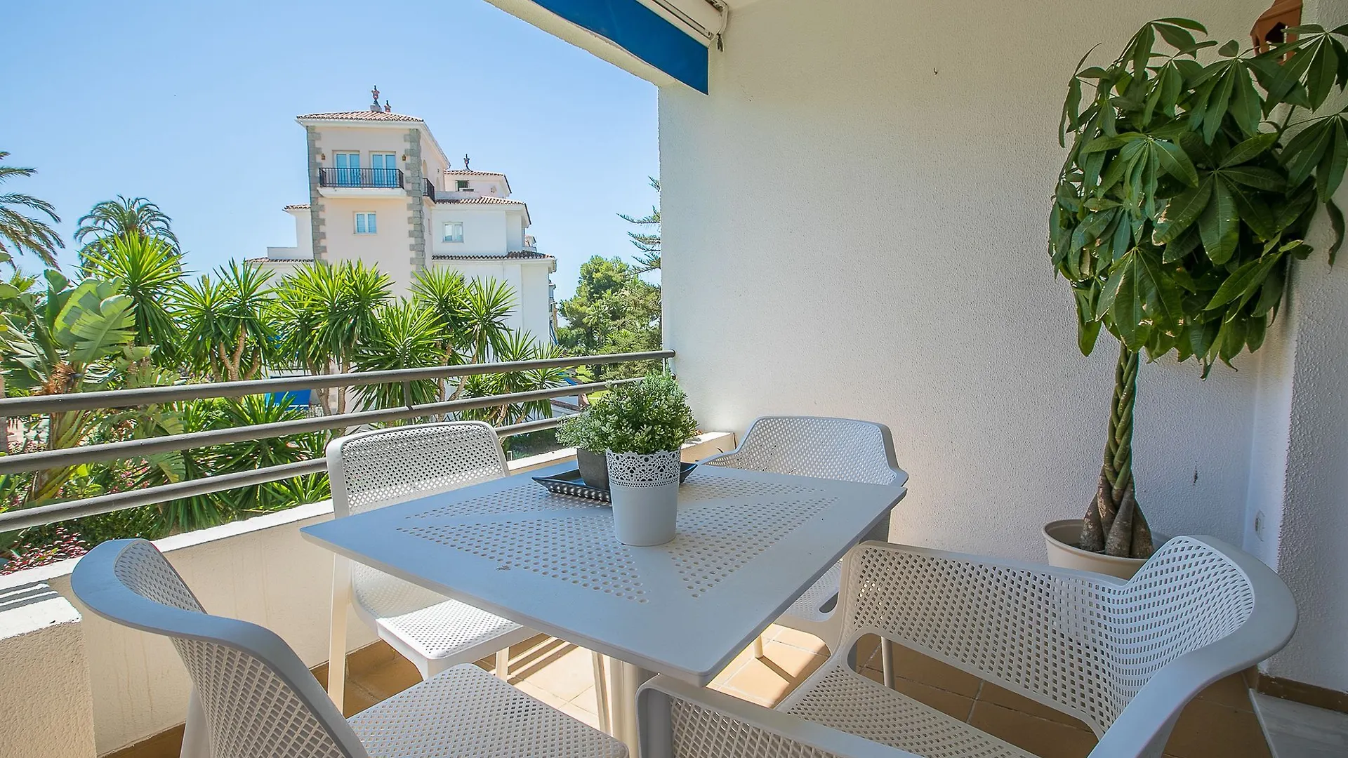 Oleholidays Estudio Medina Garden Marbella Apartment