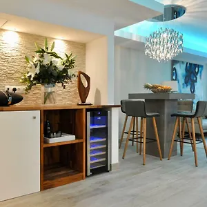 Luxury In La Isla, Puerto Banus Marbella